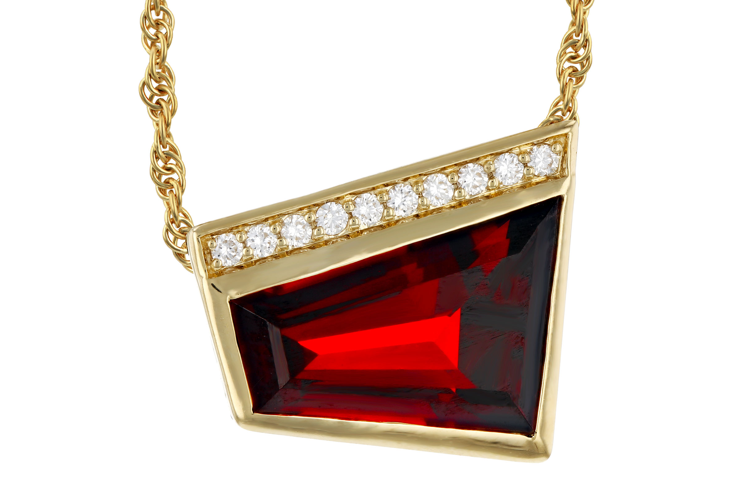 C293-74972: NECKLACE 3.92 GARNET 4.00 TGW