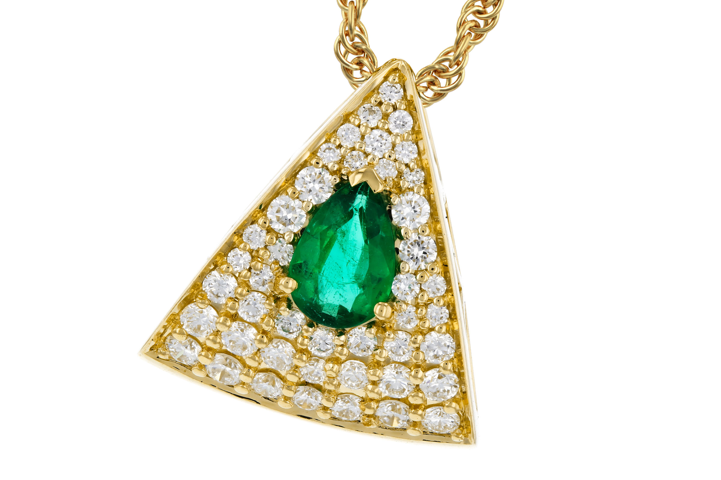 G293-74981: NECKLACE .26 EMERALD .60 TGW (6x4MM EM)