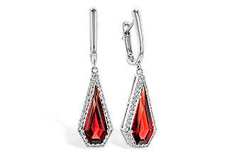 K291-93135: EARR 3.16 TW GARNET 3.40 TGW